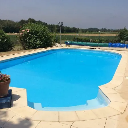 Detached Charentais Stone Built House With Private Pool Casa di campagna